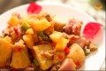 Bánh chiên gari & xốt cà với
fufu & xốt đậu bắp
kiểu Cameroon
